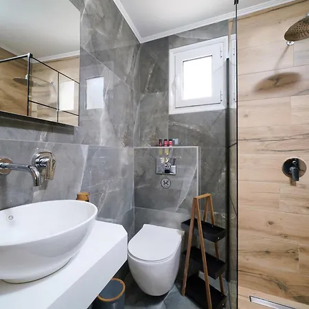 Idyllic Escape Apartment